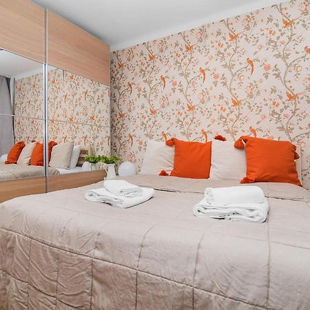 Central Apartments Grzybowska Varşovia Exterior foto