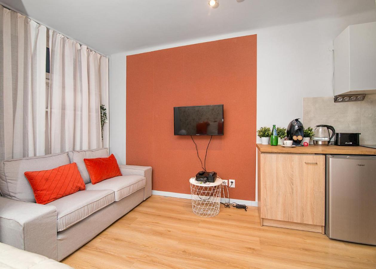Central Apartments Grzybowska Varşovia Exterior foto
